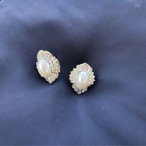 Elegant Vintage Crystal And Faux Pearl Earrings-Costume Jewelry *READ*